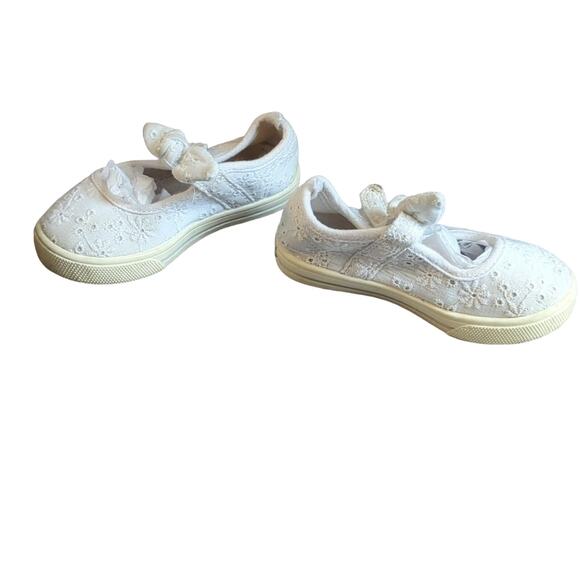 Carter's Eyelet Shoes - Picture 4 of 7